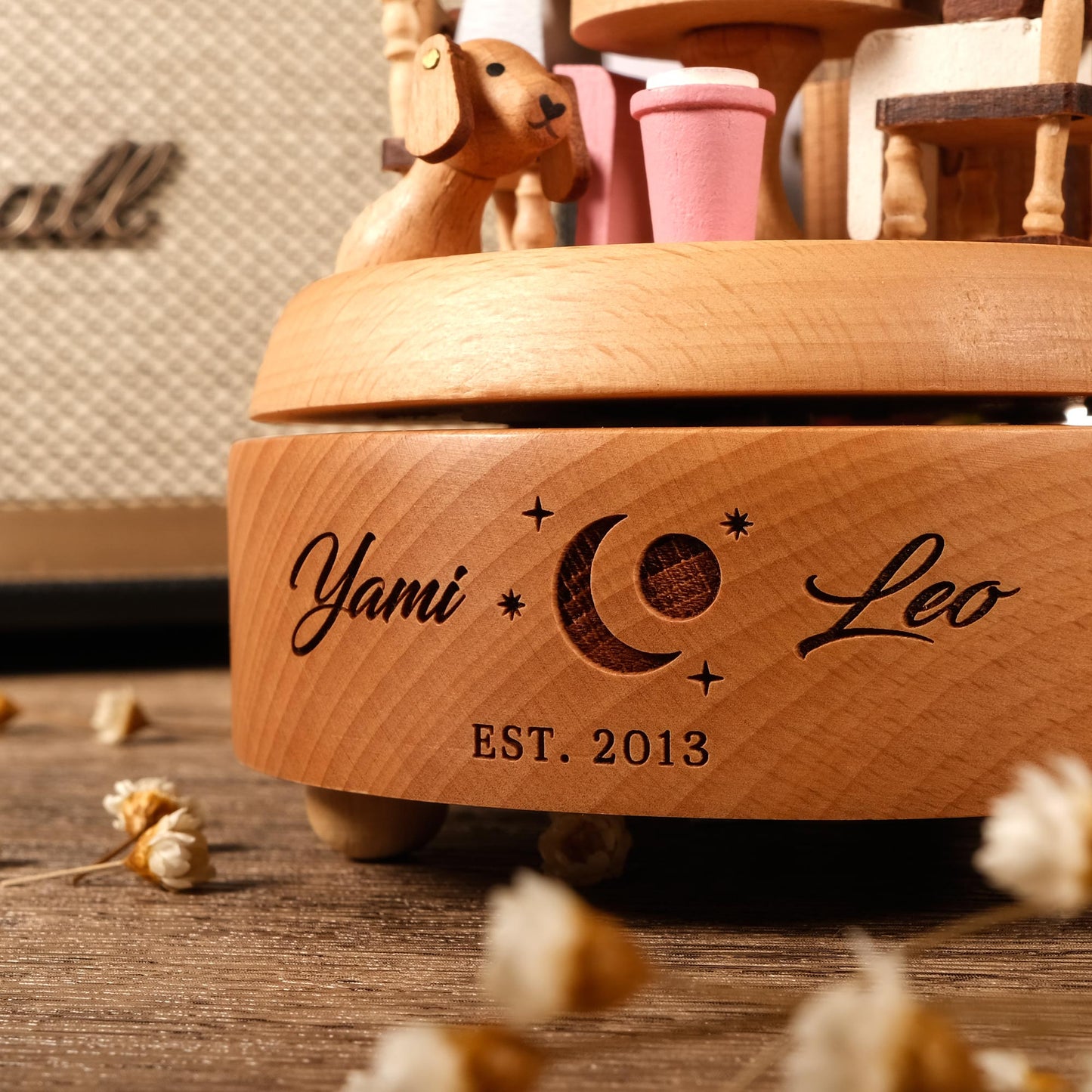 Personalized Wooden Music Box - Romantic Couple