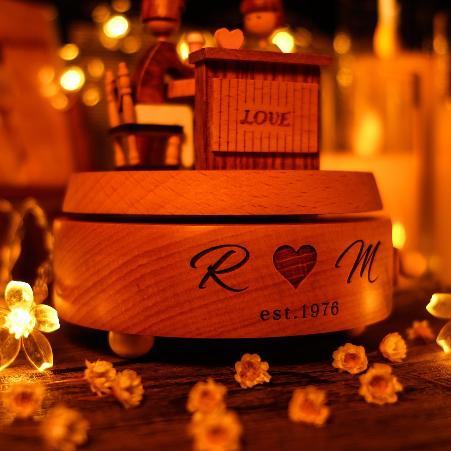 Personalized Wooden Music Box - Romantic Couple